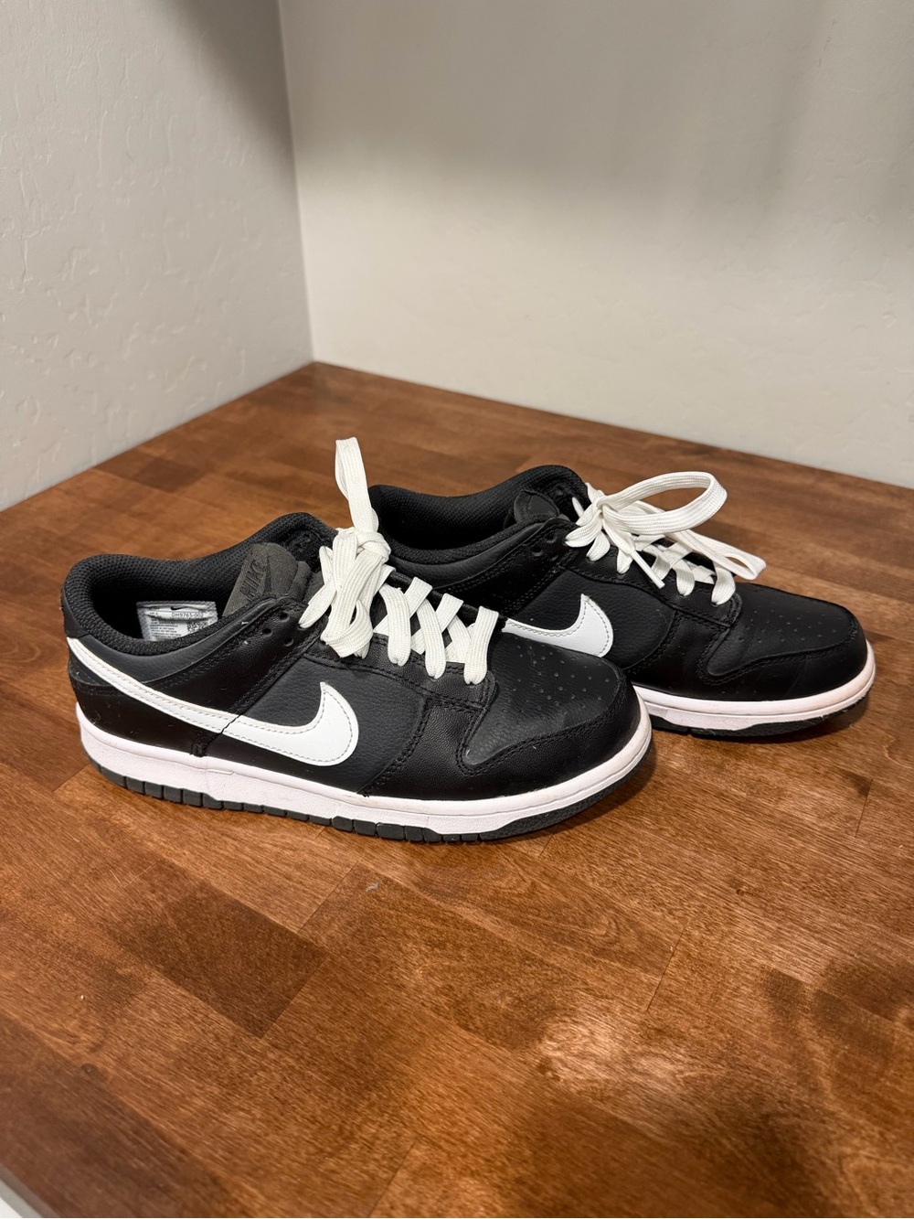 Nike Dunks Low-Top Sneakers in Black & White(6.5 Y/8 W)